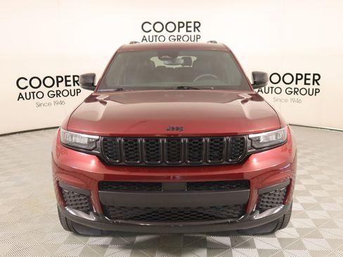 Used 2023 Jeep Grand Cherokee L Laredo image 9