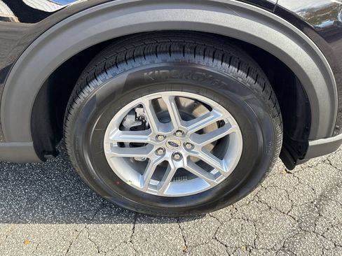 New 2026 Ford Explorer Active RWD image 13