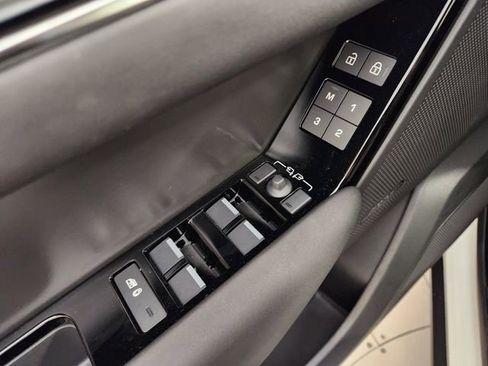New 2026 Land Rover Range Rover Velar S AWD/4WD image 21
