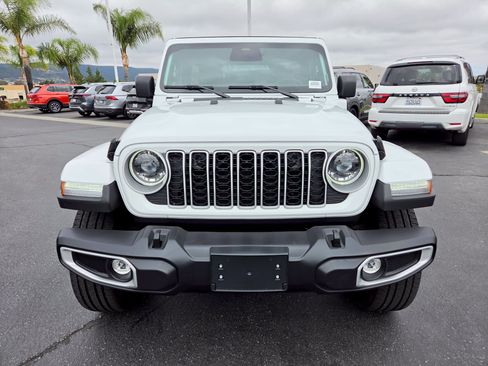 Used 2025 Jeep Wrangler Unlimited Sahara w/ Safety Group AWD/4WD image 3
