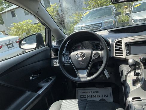 Used 2014 Toyota Venza LE FWD image 16