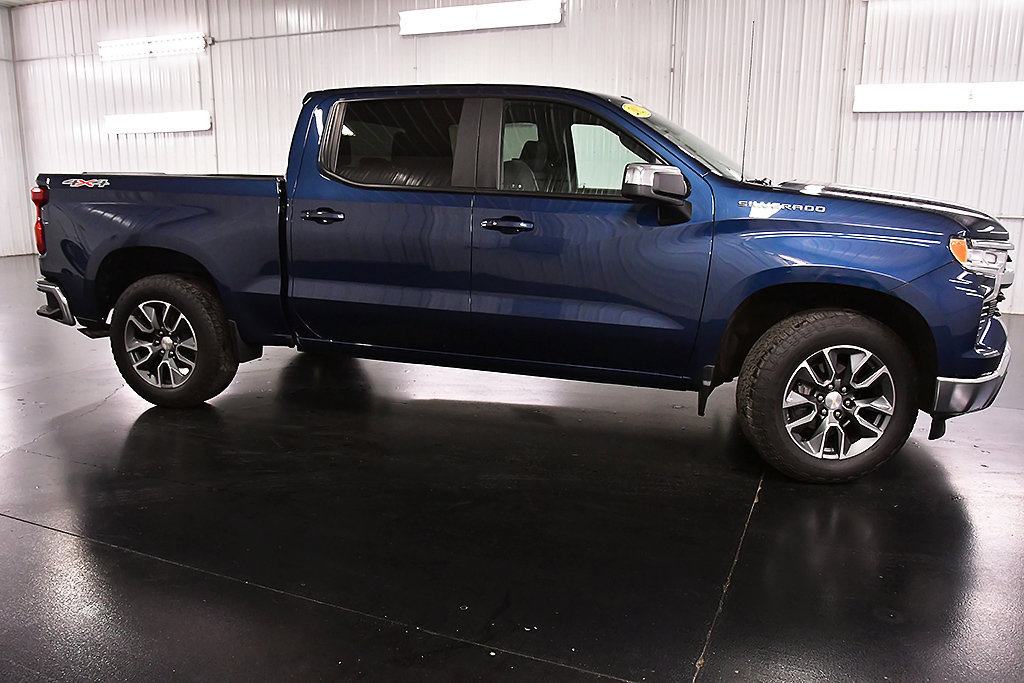 Used 2023 Chevrolet Silverado 1500 LT AWD/4WD image 9