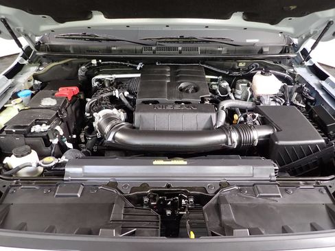 Used 2025 Nissan Frontier PRO-4X AWD/4WD image 40