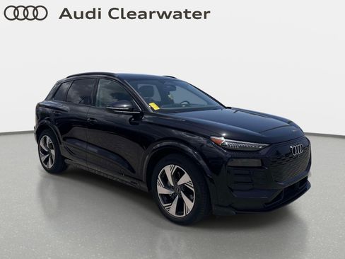 Used 2025 Audi Q6 e-tron Prestige w/ 20" Wheel Package AWD/4WD image 4