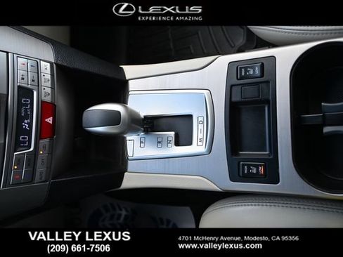 Used 2011 Subaru Outback 2.5i Limited image 14