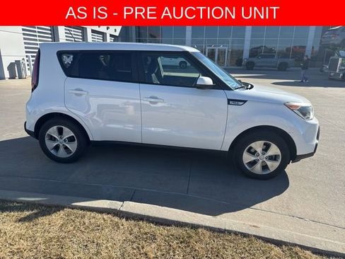 Used 2015 Kia Soul image 2