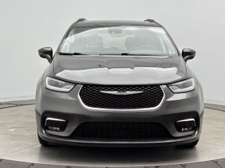 Used 2022 Chrysler Pacifica Touring-L FWD video 2