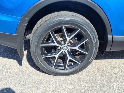 Used 2018 Toyota RAV4 SE w/ Power Extra Value Package AWD/4WD image 11