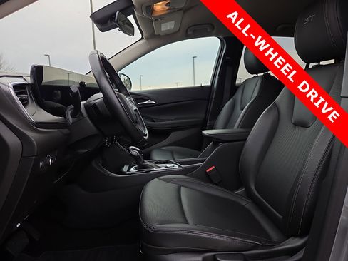 Used 2024 Buick Encore GX Sport Touring image 15