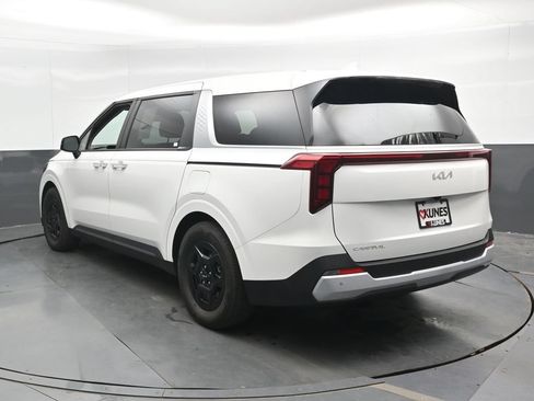 Used 2026 Kia Carnival FWD image 9