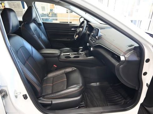 Used 2020 Nissan Altima 2.5 SR FWD image 9