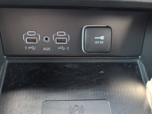 Used 2025 Jeep Grand Cherokee Altitude AWD/4WD image 23