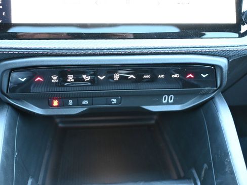 New 2026 Jeep Cherokee Limited AWD/4WD image 13