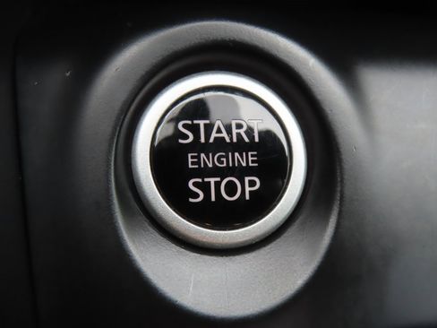 Used 2023 Nissan Kicks S image 6