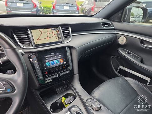 Used 2023 INFINITI QX50 Sport image 18