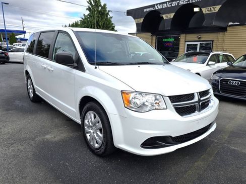 Used 2018 Dodge Grand Caravan SE w/ UConnect Hands-Free Group FWD image 39