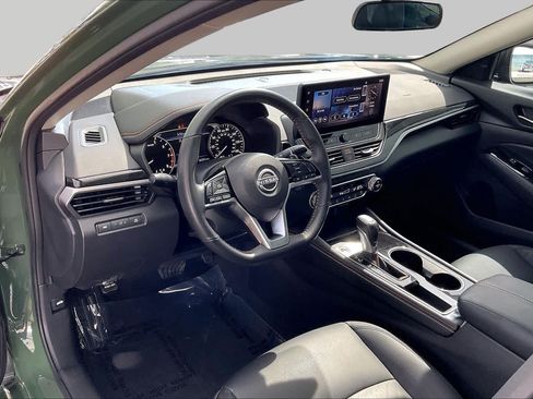 Used 2025 Nissan Altima 2.5 SR w/ SR Premium Package FWD image 18