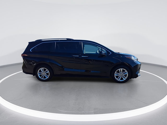 Used 2022 Toyota Sienna XLE w/ XLE Plus Package AWD/4WD image 10