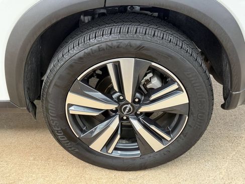 Used 2026 Nissan Rogue SL FWD image 31