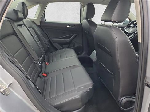 Used 2024 Volkswagen Jetta SE FWD image 18