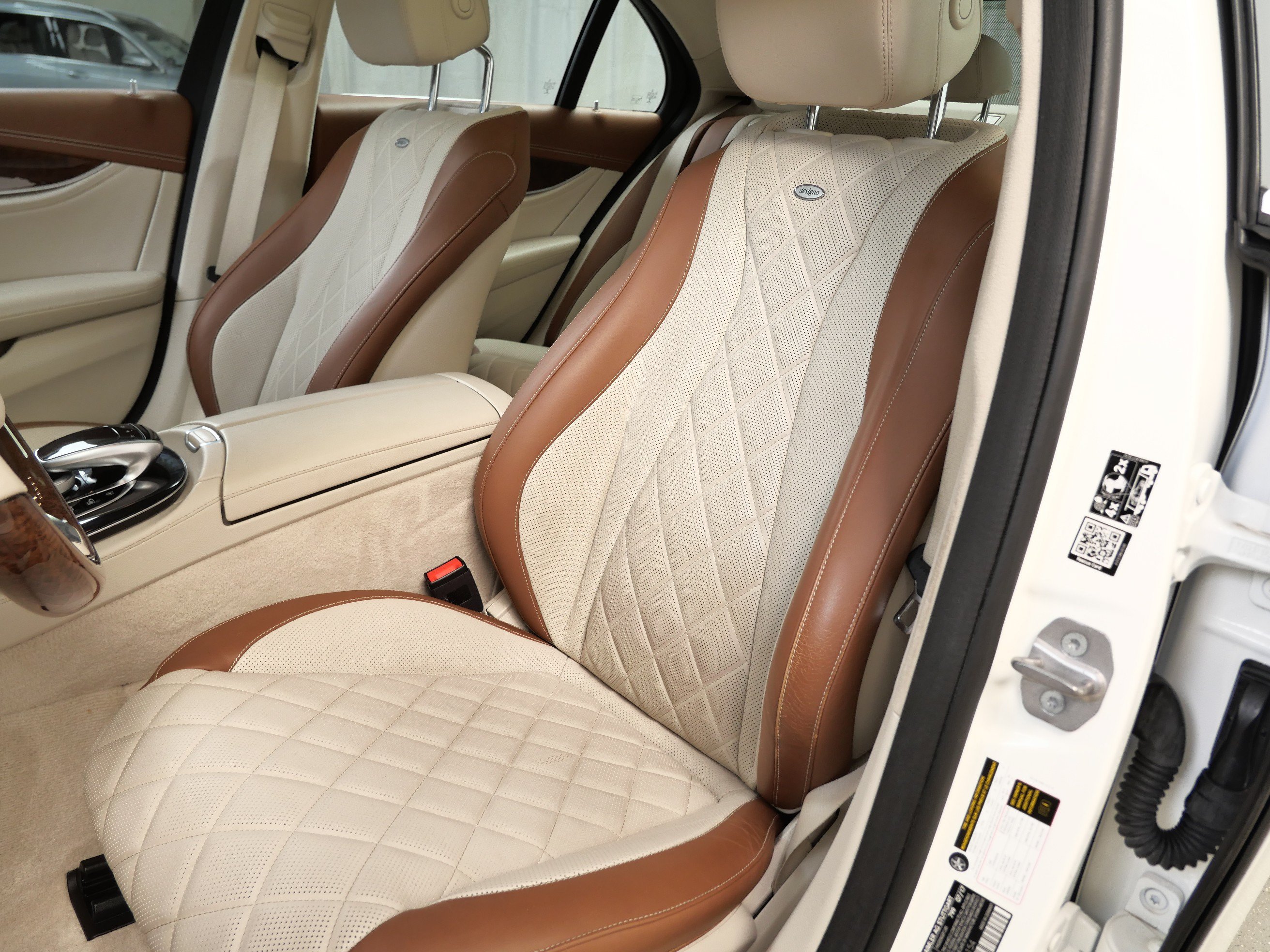 Used 2018 Mercedes-Benz E 300 image 3