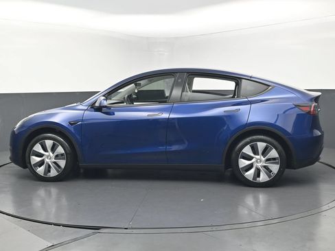 Used 2024 Tesla Model Y 2WD image 7