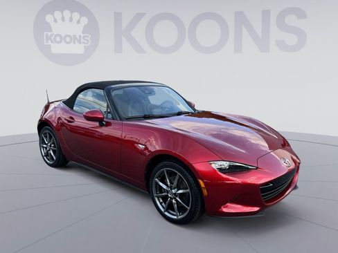 Used 2020 MAZDA MX-5 Miata Grand Touring RWD image 10