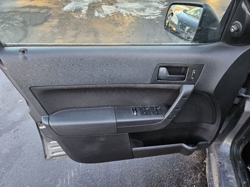 Used 2011 Ford Focus SE w/ 201A Rapid Spec Order Code image 12