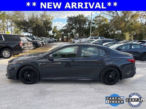 Used 2025 Toyota Camry SE image 15