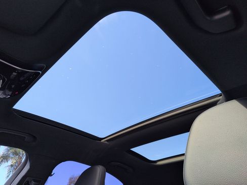 Used 2025 Mercedes-Benz C 300 Sedan image 26