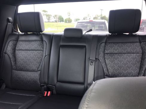 Used 2025 Toyota Tundra Limited AWD/4WD image 23