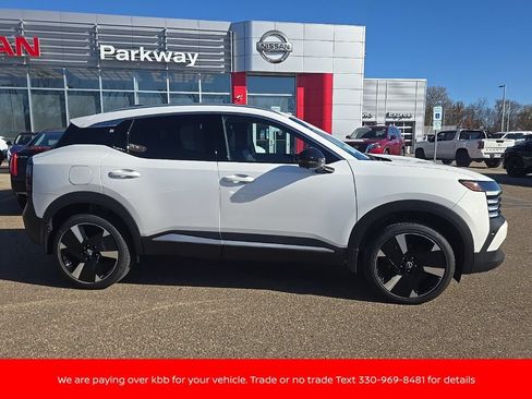 New 2026 Nissan Kicks SR w/ SR Premium Package AWD/4WD image 8