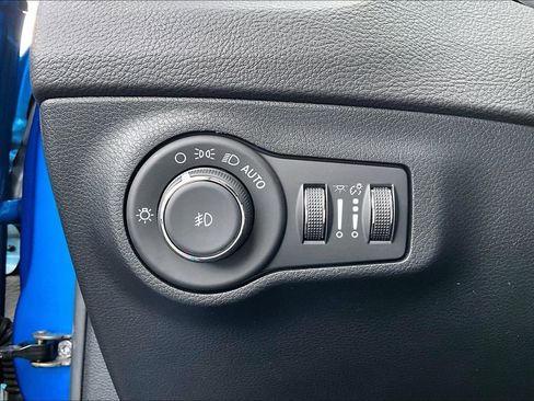 Used 2021 Jeep Compass Limited AWD/4WD image 16