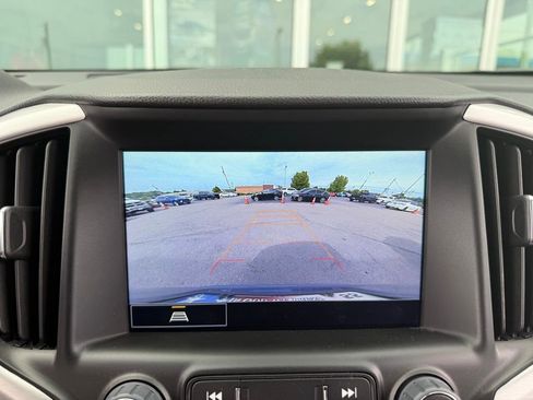 Used 2024 GMC Terrain SLT AWD/4WD image 10