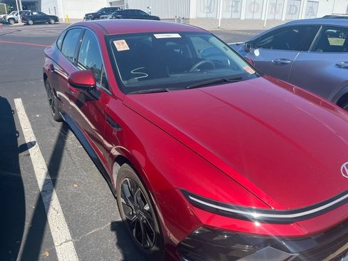 Used 2025 Hyundai Sonata SEL FWD image 3