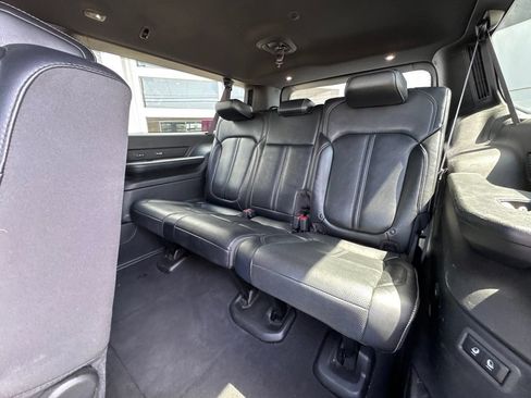 Used 2024 Jeep Wagoneer L Series II w/ Flexible Seating Group AWD/4WD image 28