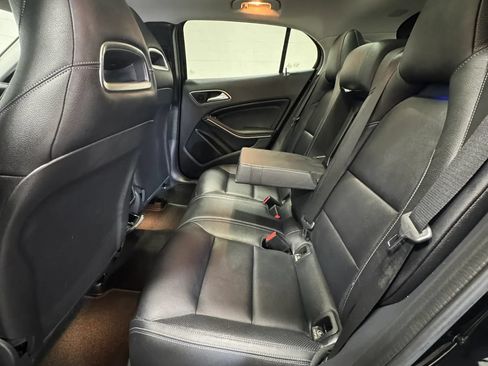 Used 2019 Mercedes-Benz GLA 250 4MATIC image 36