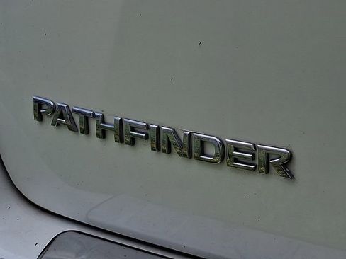 Used 2016 Nissan Pathfinder SL image 12