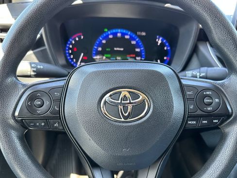 Used 2022 Toyota Corolla LE FWD image 24
