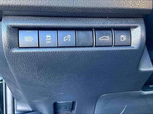 Used 2025 Toyota Camry XLE w/ Premium Package image 34