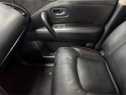 Used 2019 Nissan Armada Platinum w/ Captain's Chairs Package RWD image 40
