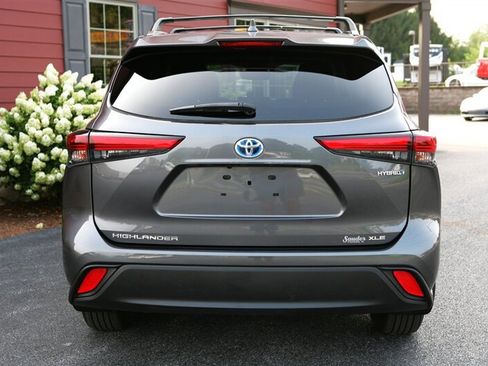 Used 2021 Toyota Highlander XLE image 6
