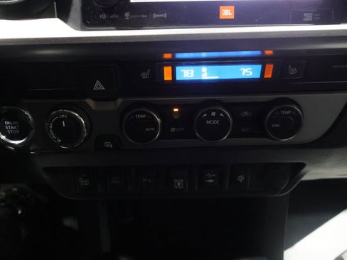 Used 2019 Toyota Tacoma Limited AWD/4WD image 31