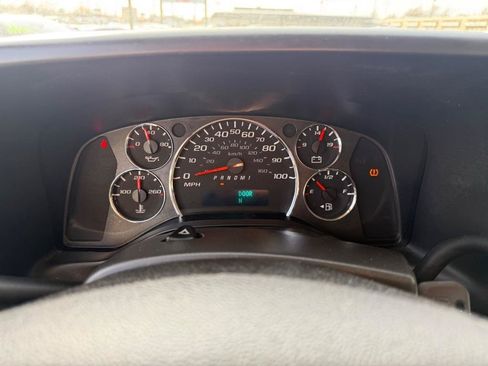 Used 2017 Chevrolet Express 3500 LS RWD image 24
