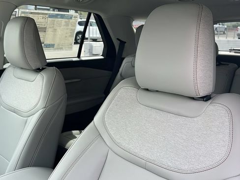New 2026 Ford Explorer Active w/ Active Comfort Package RWD image 16