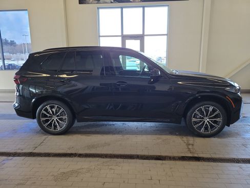 New 2026 BMW X5 xDrive40i w/ M Sport Package AWD/4WD image 8