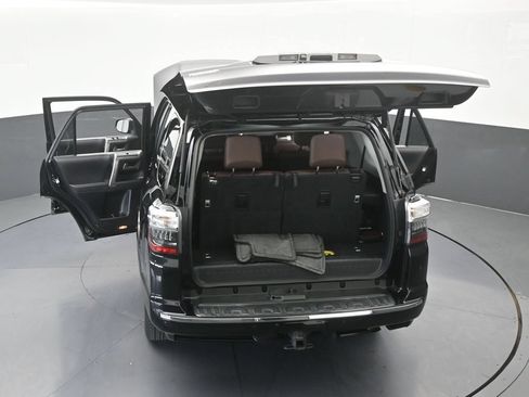 Used 2022 Toyota 4Runner Limited AWD/4WD image 31