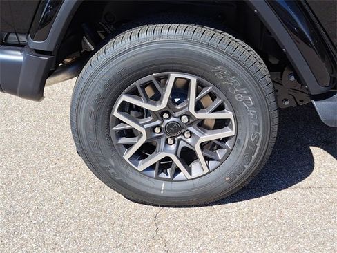 New 2025 Jeep Wrangler Sahara image 5