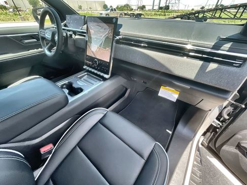 New 2026 GMC Sierra EV Elevation image 33