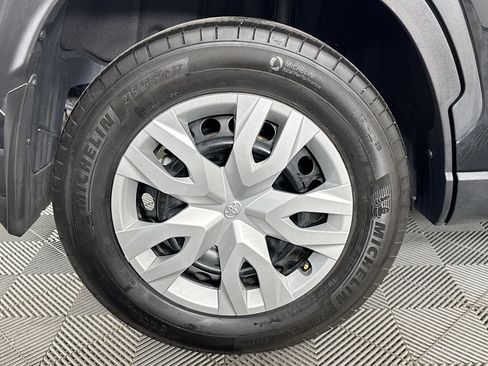 Used 2026 Toyota Corolla Cross L AWD/4WD image 30
